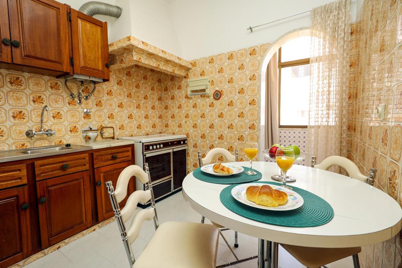 B91 - Bairro Apartment In Лагуш Экстерьер фото